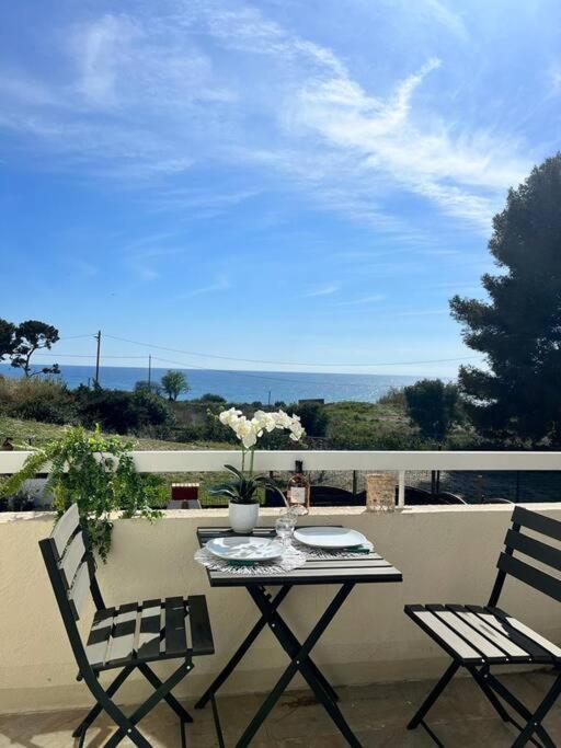 Studio La Baie Des Anges Apartment La Ciotat Bagian luar foto